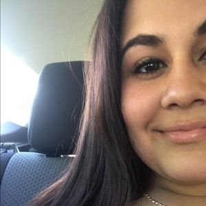 Meet your Posher, Cassandra